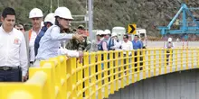 1Ministra de Transporte recorre obras de la calzada derecha del nuevo puente Guáitara
