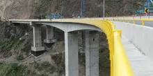 2Ministra de Transporte recorre obras de la calzada derecha del nuevo puente Guáitara