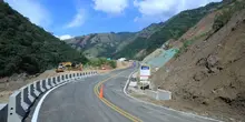 2En tiempo récord  Gobierno Nacional restablece paso por la vía Amagá - Bolombolo