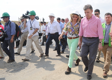 La Ministra y el Presidente haciendo recorrido por la planta Torcoroma - San Martín (Cesar)