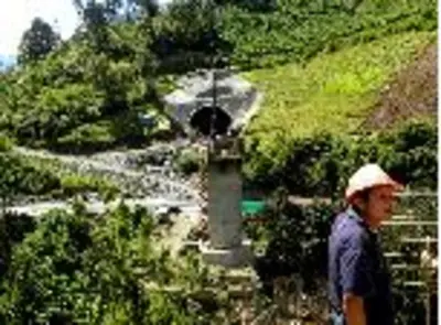 Mintransporte recorre túnel de la línea y viaductos de la zona