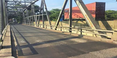 Con éxito finaliza el cambio de juntas del puente Simón Bolívar en Cartago, Valle del Cauca