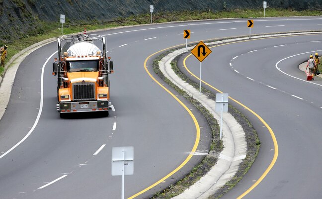 Ministerio de Transporte realiza jornadas de capacitación sobre manejo y transporte de mercancías peligrosas