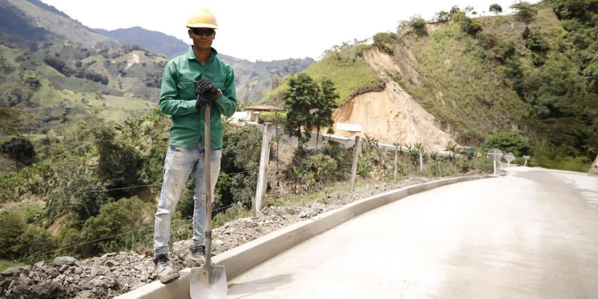 INVÍAS y Gobernación de Tolima entregan primer tramo de la vía Herrera - El Diamante, en Ríoblanco, Tolima