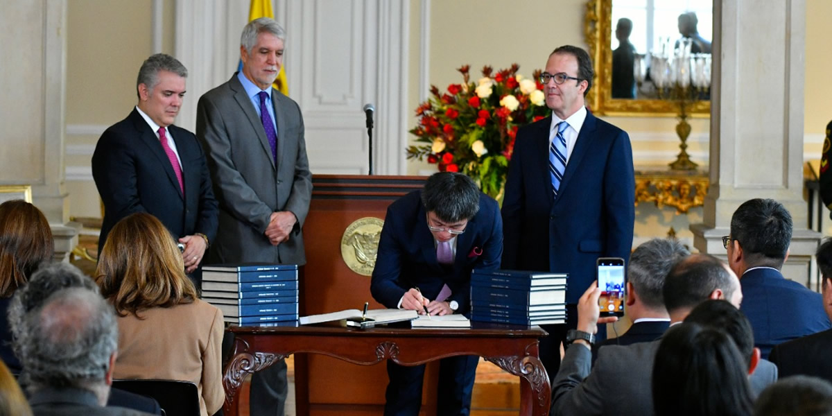 Gobierno Nacional celebra firma del contrato único de concesión de la Primera Línea del Metro para Bogotá 
